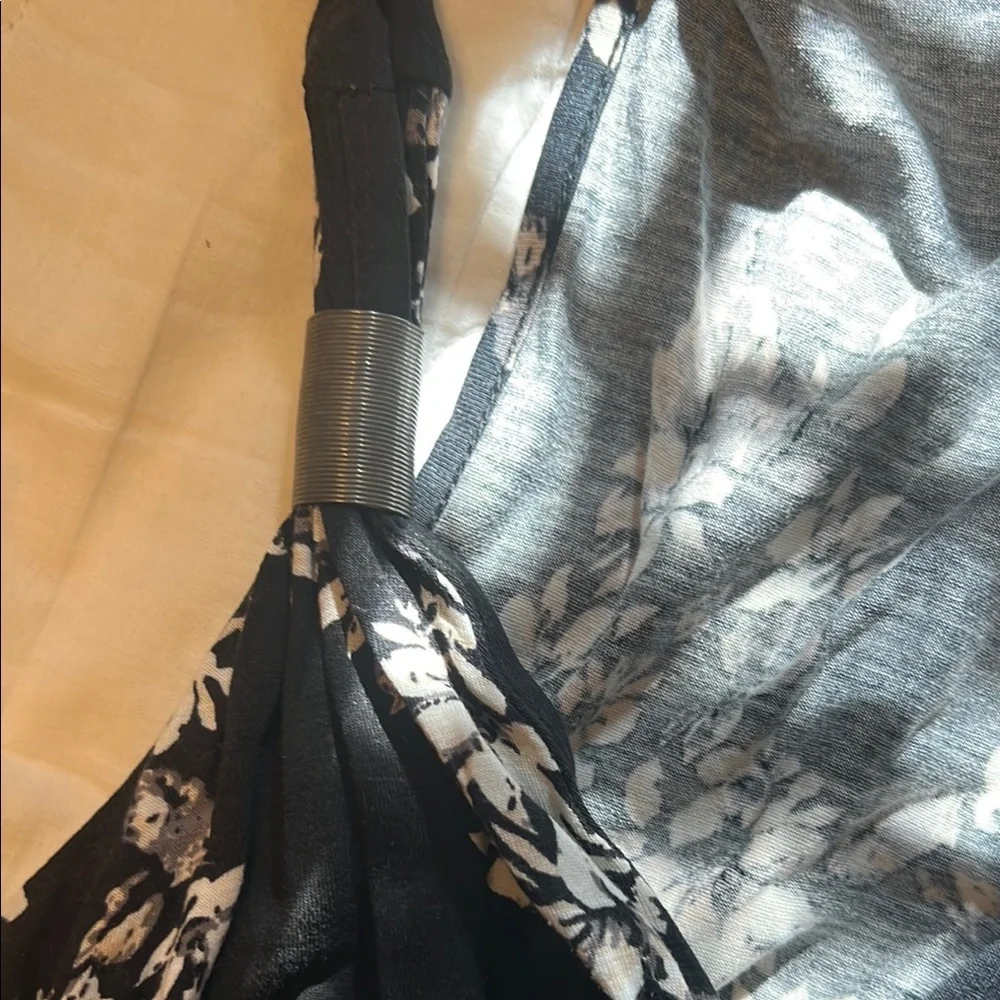 Elegant Black and White Floral Maxi Dress - Picture 4 of 6